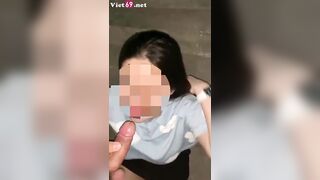 Xuất tinh vào miệng em 2k3 ở cửa thoát hiểm chung cư