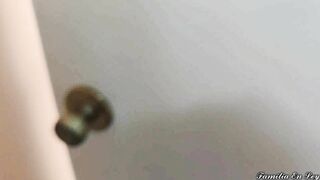 Em gái cùng mẹ khác cha thích bị chịch khi đang xem sex