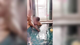 Onlyfan đụ nhau trong bể bơi Villa