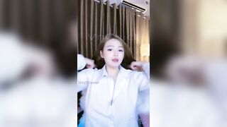 Vybaby sexy livestream tâm sự với fans nè P1
