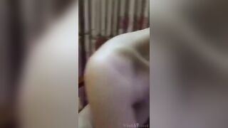 “Anh bỏ ra, em không thích đâu”