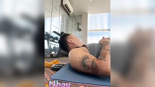 Khi gái việt ở nước ngoài tập gym