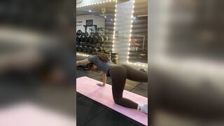 Bé học sinh tập gym mặt xinh dâm đãng show hàng thủ dâm cùng body mới lớn cực nuột