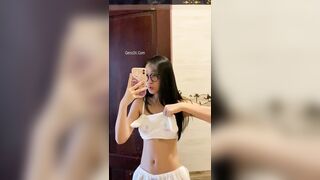 Hot Girl Đeo Kính Với Cặp Mông Cực Phẩm Top 1 Trung Quốc