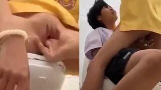 Em Học Sinh Love 10 Lồn Mới Mọc Lông Đã Dắt Nhau Vô Wc Trường Địt Ầm Ầm