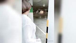 Sở thích được thủ dâm ở bãi đỗ xe