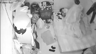 2 em học sinh canh bố mẹ vắng nhà dẫn nhau về dạy địt nhau vô tình bị check cam thấy