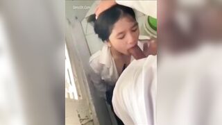 Clip Sexx Học Sinh Bú Cu Trong Nhà Vệ Sinh Trường Cấp 3