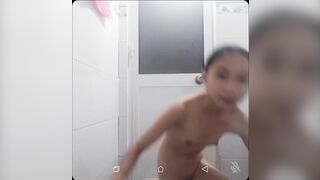 Anh Thư 2k8 thủ dâm