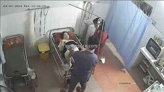 Chị bầu khám thai