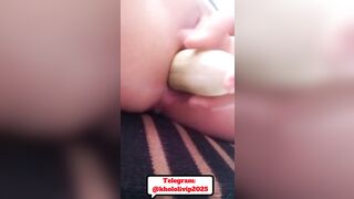 EM GÁI LOLI THỦ DÂM BẰNG DƯA CHUỘT