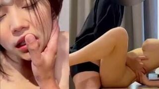Cặc Bố Đường Làm Con Gái Rên Oái Oái Vì Quá Phê 2