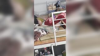 Quay Lén Em Gái Sinh Viên Vừa Xem Sex Thủ Dâm Dài 10 Phút