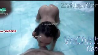 rosababyvip chịch nhau với anh tây lông ở bể bơi nè