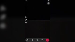 Bé *** show hàng cho trai lạ xem