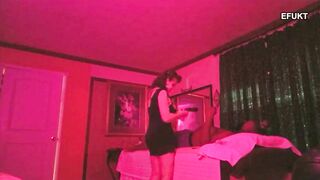 Nhân viên massage phẫn nộ vì vị khách hàng da đen cố tình xuất trong