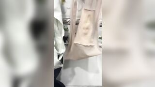 Thanh niên qua nhà em hàng xóm học sinh cấp 3 chơi thì vô nhà vệ sinh tìm quần lót dơ