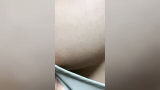 Cho bác địt đi bác cho tiền ăn sáng nè