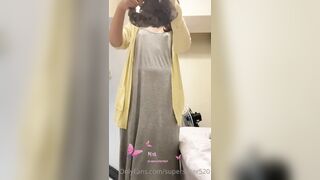 Không thể tin được em nyc cởi quần lót ra làm dây thun buộc tóc