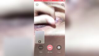 Thác loạn, mẹ call video sex với con trai khi chồng ngủ