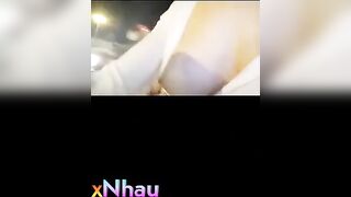 Em nó thích hoà mình với thiên nhiên trông kích thích ghê