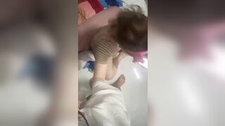 cho em hàng xóm mượn điện thoại học bài và được em nó bú cu