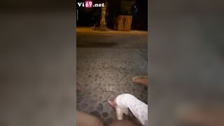 Em gái chs lớn móc lồn trước cửa nhà suýt thì bị phát hiện