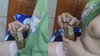 Rủ Con Bạn Thân Nứng Lồn Vô Nhà Nghỉ Chịch Bằng Lon Nước Yếnn