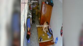 Chị Chủ Shop Đang Livestream Bán Đồ Thiì Khách Quen Vô Địt
