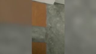 Quay lén đôi trẻ đụ nhau ở cầu thang chung cư