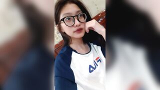 Em Việt Nam bốn mắt thủ dâm xinh quá trời luôn