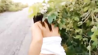 Public không ngại người lạ, bị phát hiện cho địt bú lồn luôn