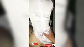Áo dài thêm lọt khe bảo sao ai cũng mê