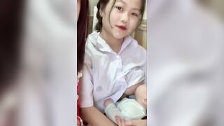 Em ấy lấy ck sớm quâ