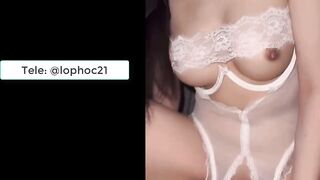 Uyên Nhi 2ka8 vú to gây nứng tại bể bơi