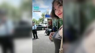 Rosababy Vip vạch vú nhờ chụp ảnh nơi công cộng 😊😊😘