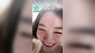 Rosababy Vip vạch vú nhờ chụp ảnh nơi công cộng 😊😊😘