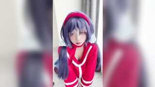 E gái cosplay nứng lồn muốn làm con chó cái
