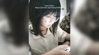 Em học sinh kính cận 2