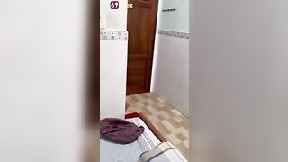 Thanh niên đi chơi gái lén cỡi bao khiến em nó giận luôn