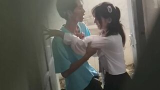 Clip Sex Học Sinh Cấp 3 Kéo Nhau Vào Nhà Hoang Địt Nhau