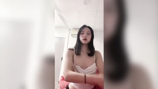 THỦ DÂM BỊ EM TRAI BẮT GẶP