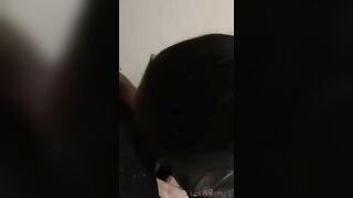 Bắt em nhân viên bú mút trong kho hàng