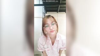 Gia Linh 208 Vú to lồn múp gửi nhầm clip cho thầy giáo