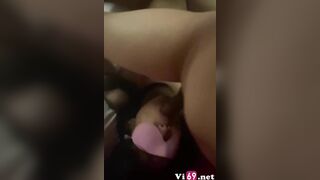 Em sướng vừa được chịch vừa được bú cu cùng lúc rên không kịp thở 3