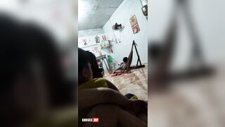Clip sex Em 2ka9 đeo kính váy xanh xinh dâm dáng ngon cực Hot 2