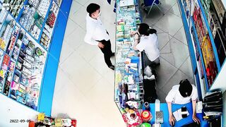 Khoe cu cho chị dược sĩ khám p2