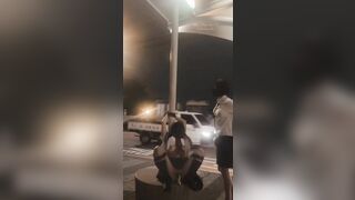 Gái xinh bị trói ngay lề đường với cái sex toy,may có chị gái giúp đỡ
