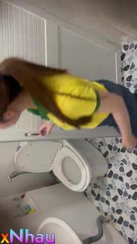 Em gái gv mam non
