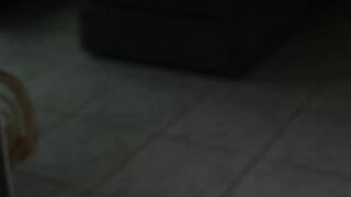 giúp chị kế thỏa mãn